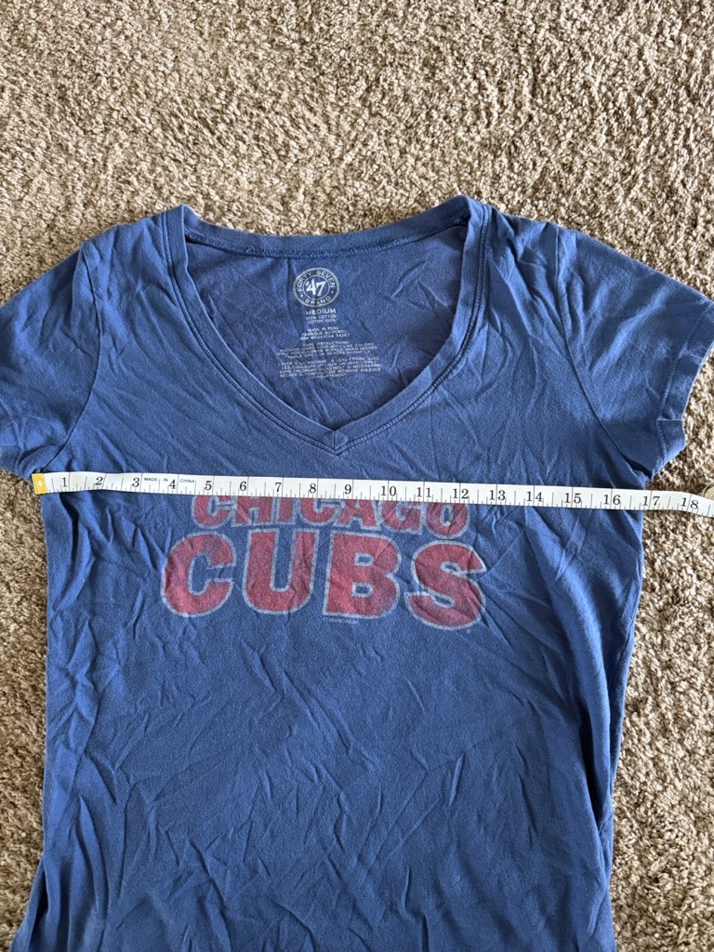 47 Women's Chicago Cubs Navy V-Neck Tee - Picture 3 of 6